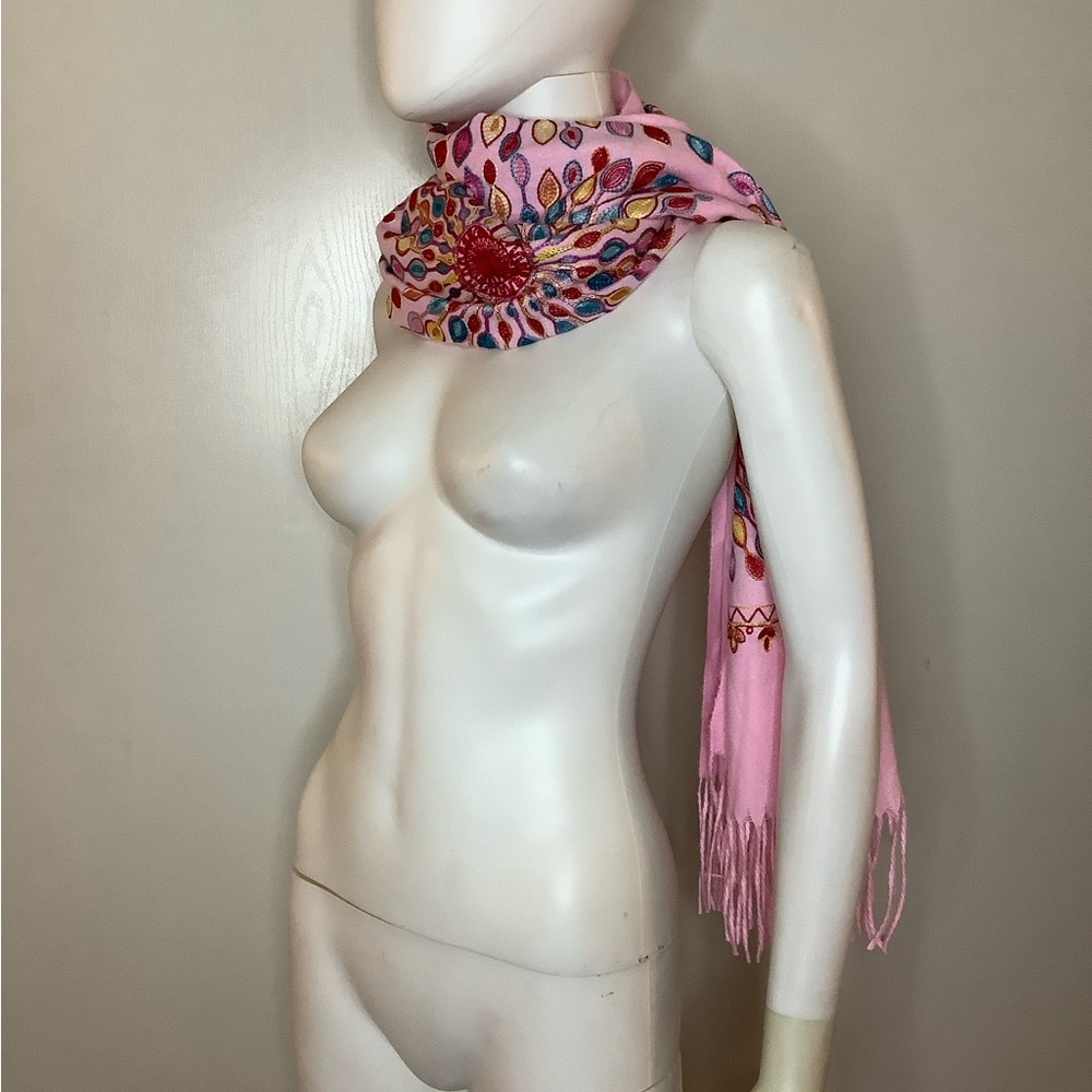 NWOT Pink Multicolor Patterned Fleece Scarf - Picture 6 of 10